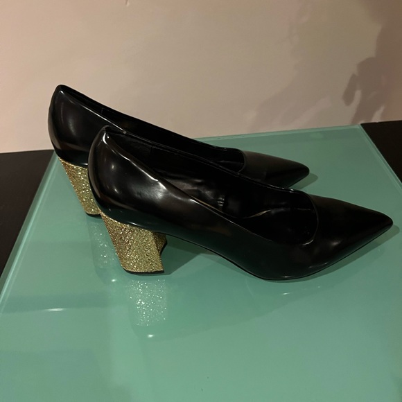 Black with Gold Heels - Picture 3 of 4